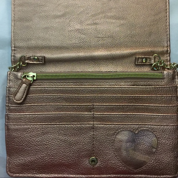 💥Price Drop- Betsey Johnson Heart Quilt Crossbody - Picture 3 of 4