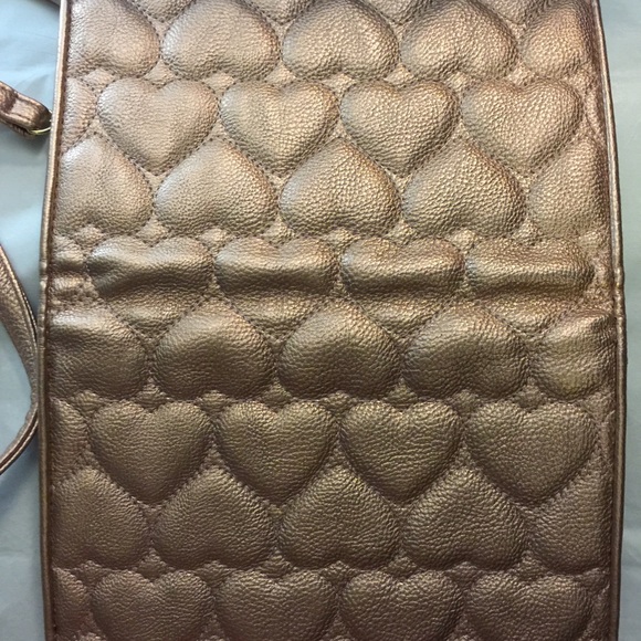 💥Price Drop- Betsey Johnson Heart Quilt Crossbody - Picture 4 of 4