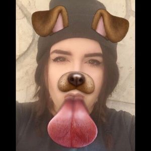 Meet your Posher, Danielle