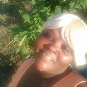 Meet your Posher, Yolanda