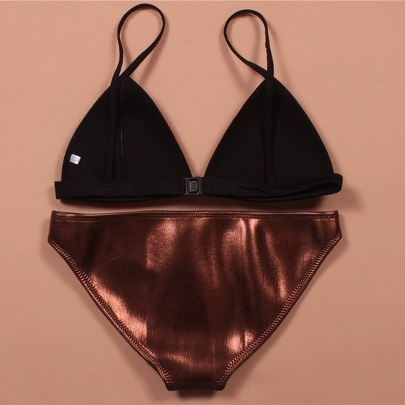 Bomb Swimsuit 😍 - Picture 3 of 3