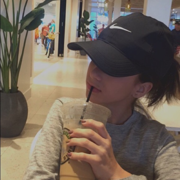 Meet your Posher, Julia - Picture 1 of 1