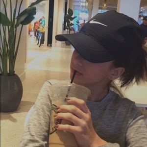 Meet your Posher, Julia