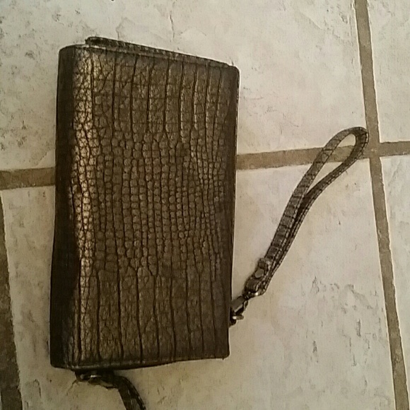 Bundle of gold clutches! - Picture 2 of 4