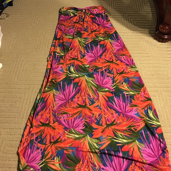 Floral strapless maxi dress