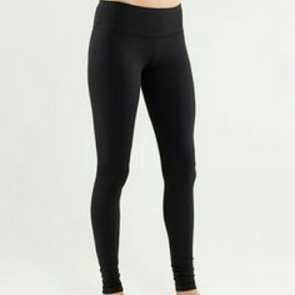 Black lulu lemon leggings