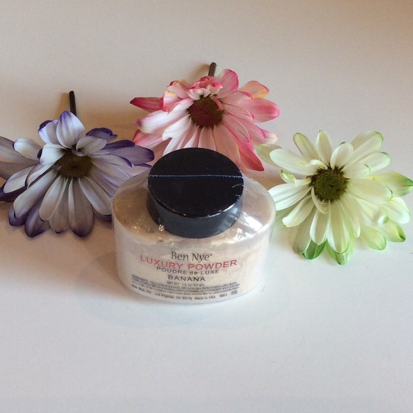 Host Pick ***Ben Nye Luxury Face Powder - Picture 2 of 3