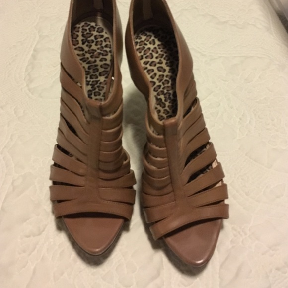 Prada nude platform - Picture 1 of 4