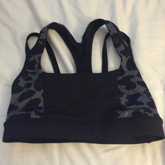 Lululemon sports bra