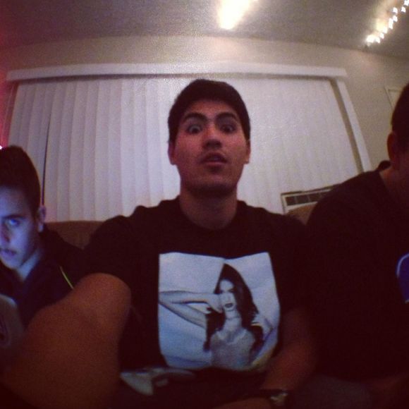 Meet your Posher, Akio - Picture 1 of 1