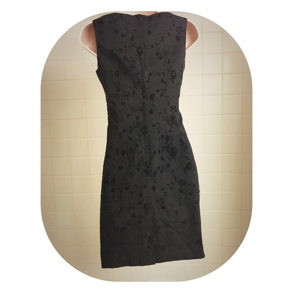 Sleeveless Black Brocade Cocktail Dress - Picture 5 of 5