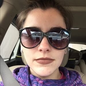 Meet your Posher, Andrea