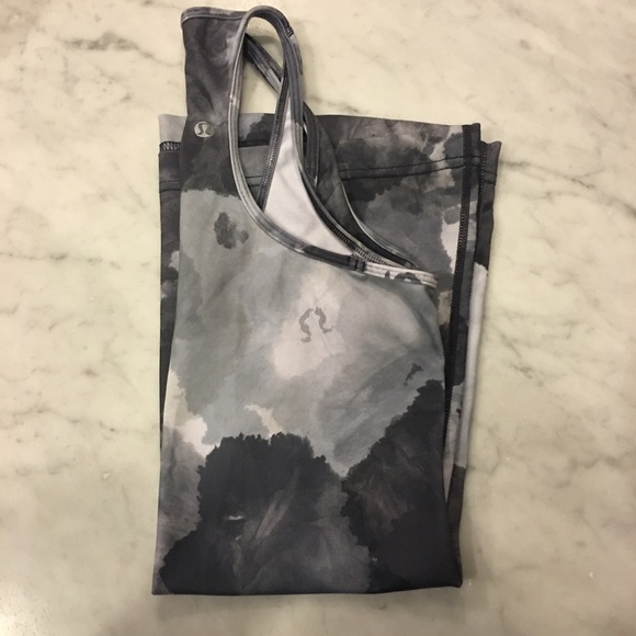 Lululemon tank top