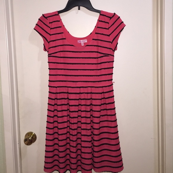 Pink Candie's sundress with scalloped pattern - Picture 2 of 4