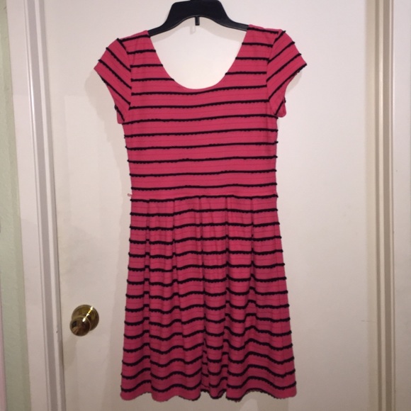 Pink Candie's sundress with scalloped pattern - Picture 3 of 4