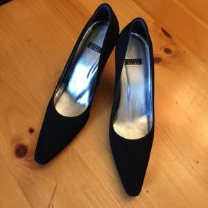 Stuart Weitzman black pointy pumps