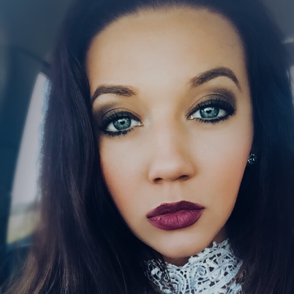 Meet your Posher, Alexus