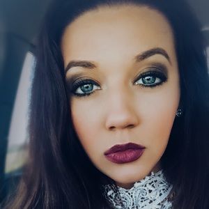 Meet your Posher, Alexus