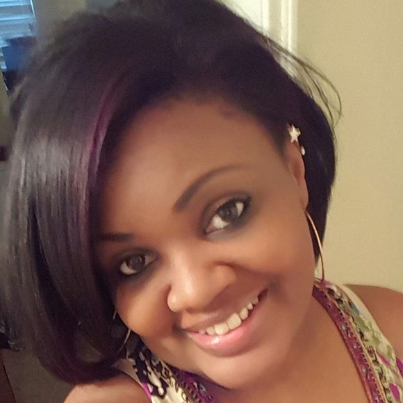 Meet your Posher, Janisha