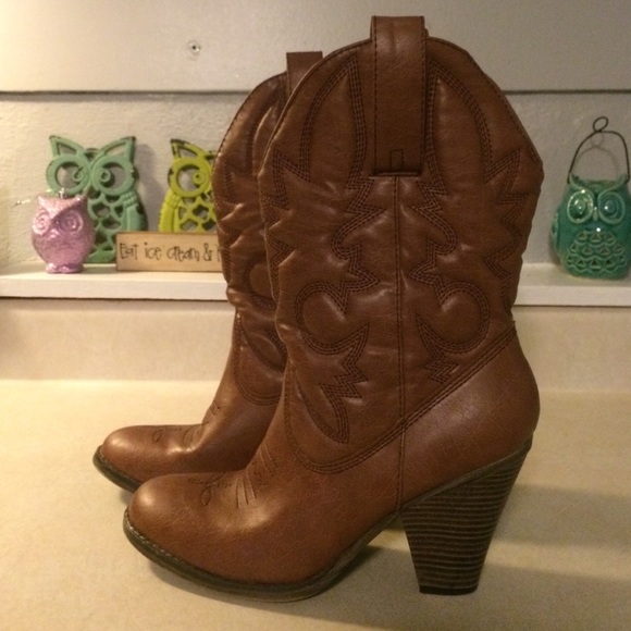 Medium Height Cowboy Boots