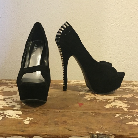 SILVER BACK FAUX SUEDE LIKE PUMPS