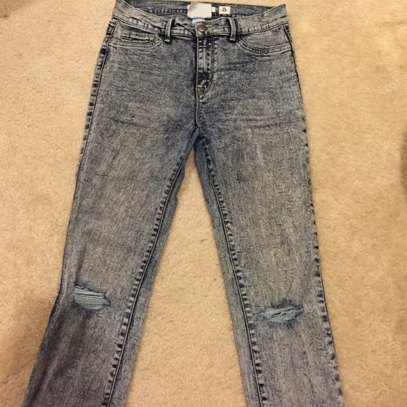 distressed skinny jeans