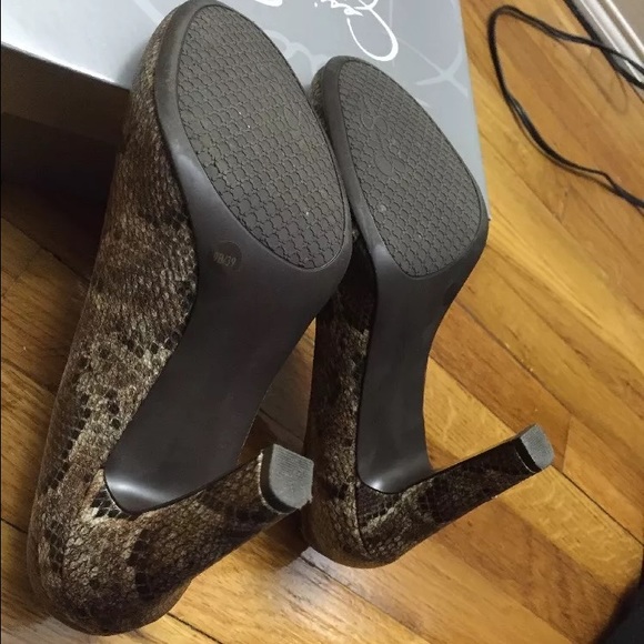 Jessica Simpson snake print heels size 9 - Picture 4 of 4