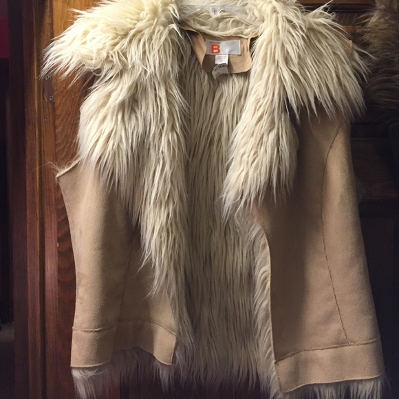 Tan fur vest - Picture 1 of 2