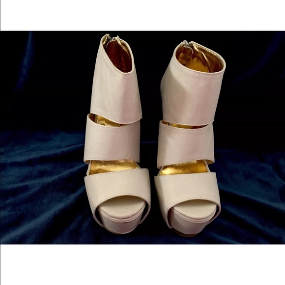 Wedge sandals - Picture 1 of 2
