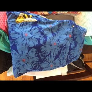 Lularoe TC bee and flower leggings!  Never worn!