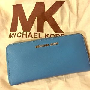 Michael Kors Jet Set Continental Wallet
