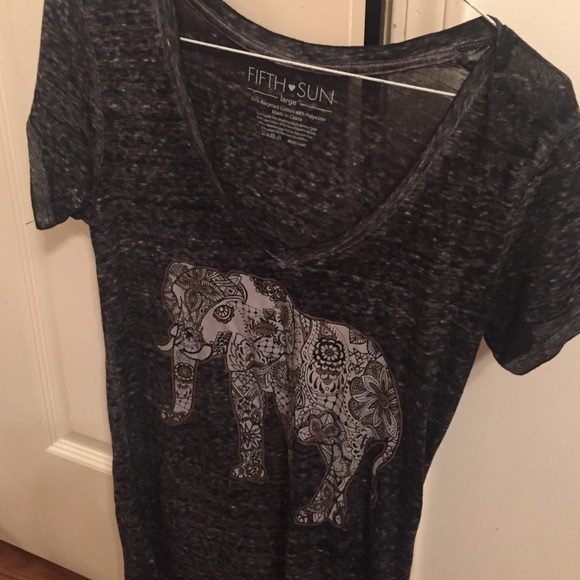 Short sleeve. L tee shirt.