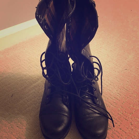 Combat boots