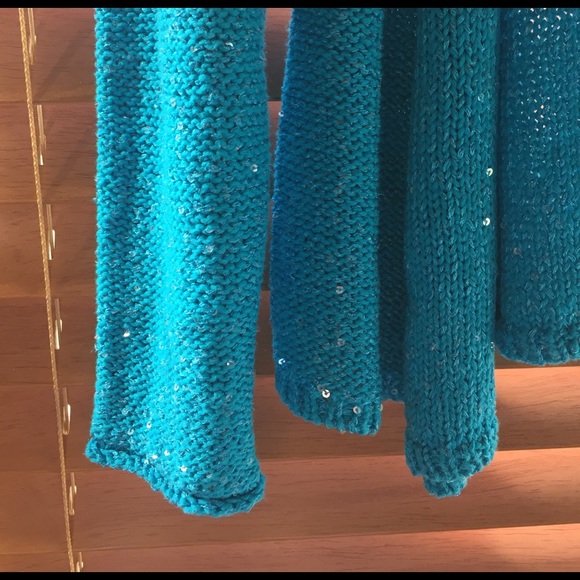 Celebrating Grace beautiful bright sweater - Picture 8 of 8