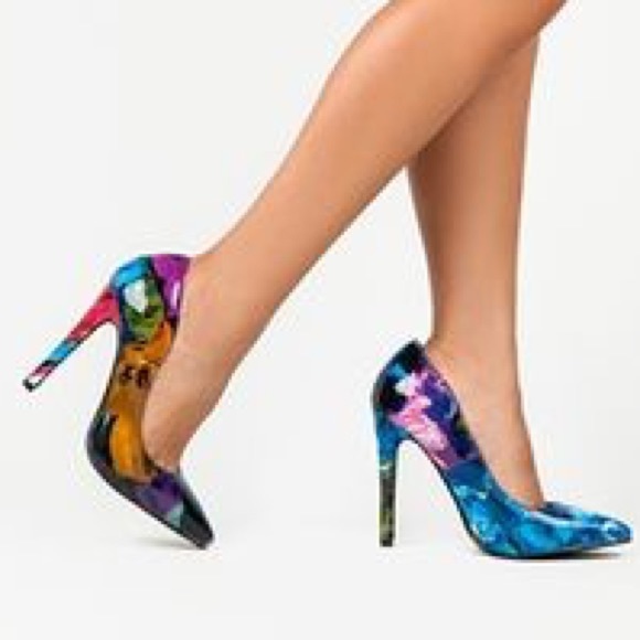 Gorgeous floral pumps