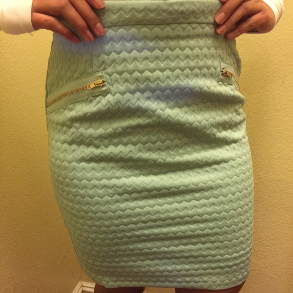 Quilted mini skirt