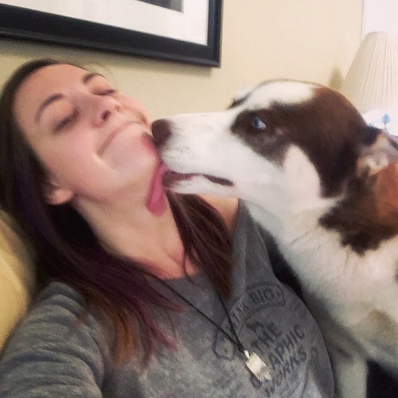 Meet your Posher, Laura - Picture 2 of 4