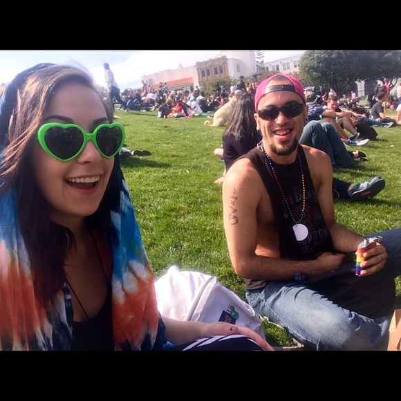 Meet your Posher, Laura - Picture 3 of 4