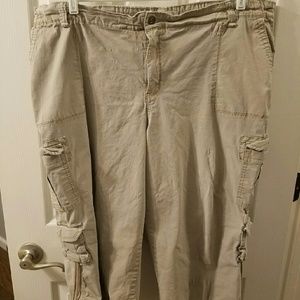 Fashion Bug Cropped Cargos, size 24