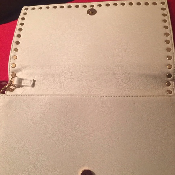 Forever 21 white clutch - Picture 2 of 3