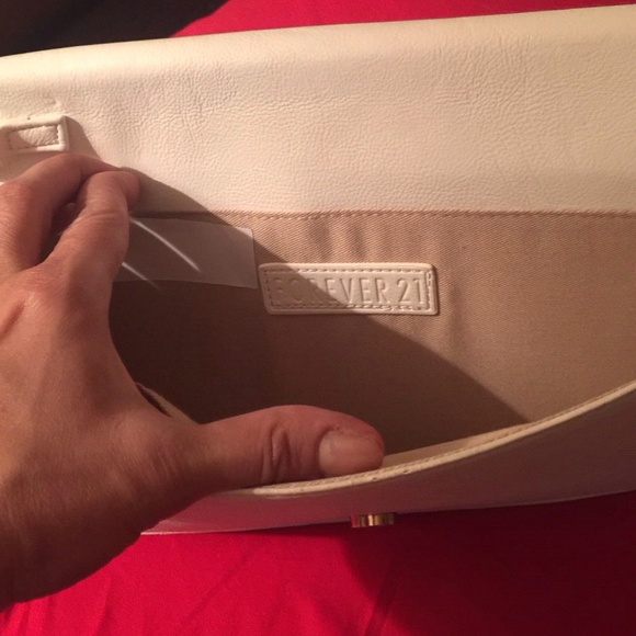 Forever 21 white clutch - Picture 3 of 3