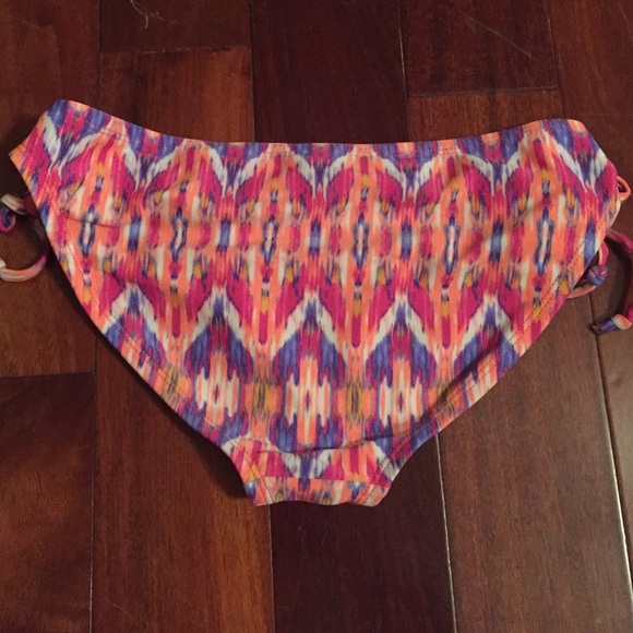 Xhilaration Two Piece Bathing Suit - Picture 2 of 3