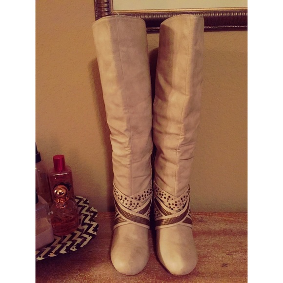 ❌❌SOLD❌❌Not Rated Boots - Picture 2 of 3