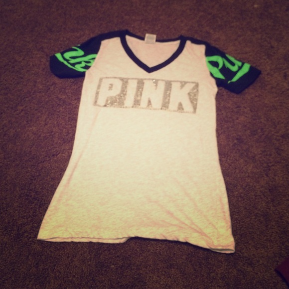 Victoria's Secret PINK Tee💚