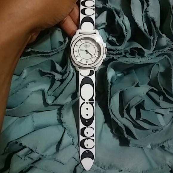 Coach Accessories - 30 min SALE Coach FIRM