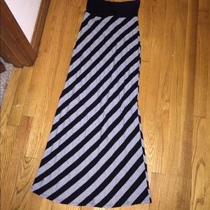 gray and black maxi skirt