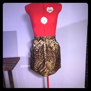 Cute leopard print mini skirt size sm