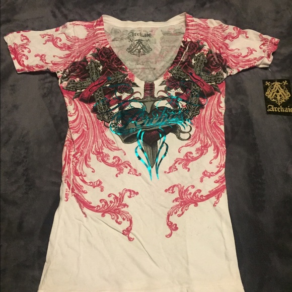 V-neck shirt printed front and back