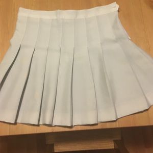<American Apparel> white pleated skirt
