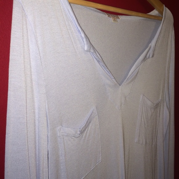 SOLD ‼️ Gap Blouse - Picture 3 of 4